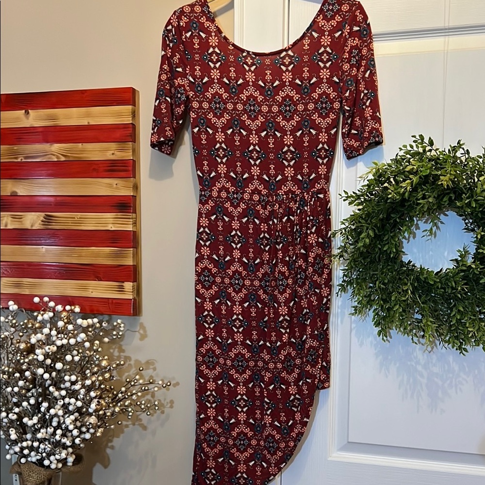 Everly 🦩 Red Sheath Dress with Scoop Neck